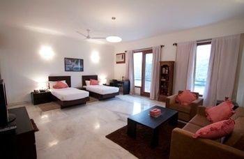 Luxury Suites And Hotels-Parkfront Gurgaon Buitenkant foto